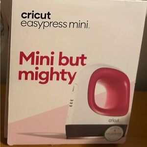 Gently used Cricut Mini Press & Mug Press